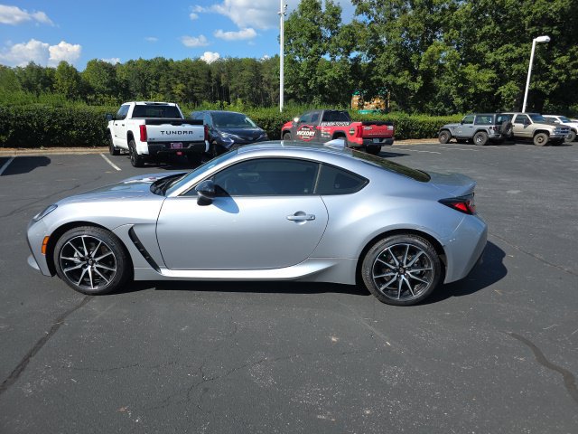 Used 2026 Toyota GR86 RWD image 9