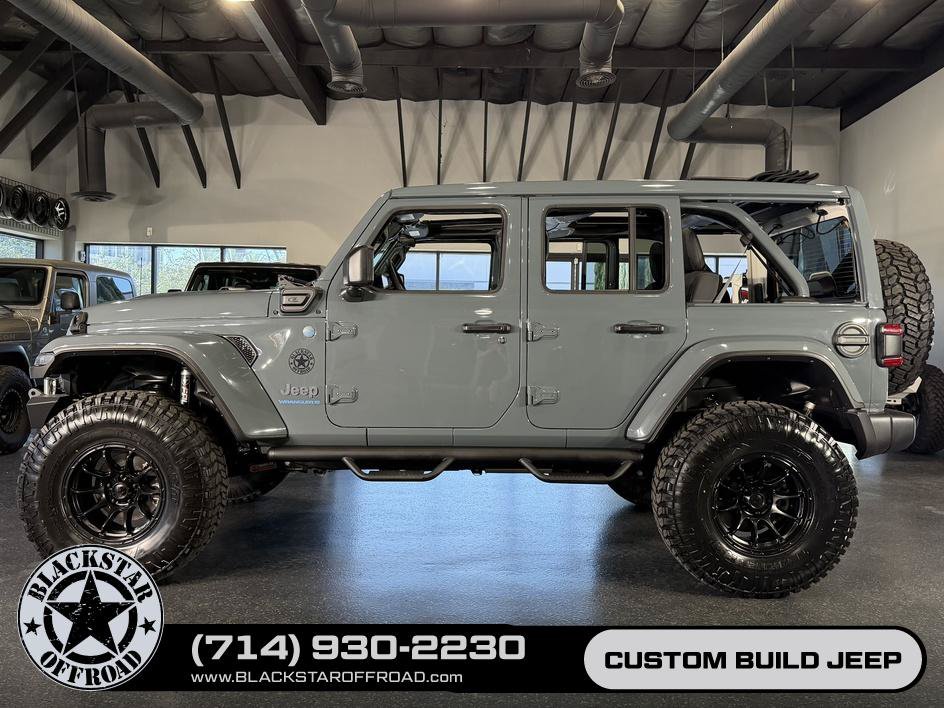 Used 2025 Jeep Wrangler Unlimited Sahara w/ Safety Group AWD/4WD image 4