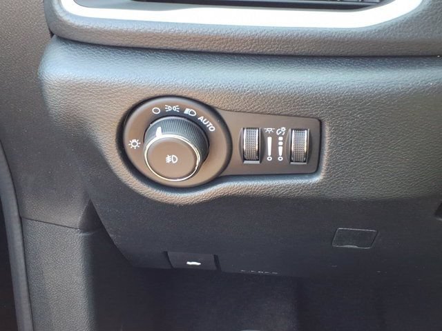 New 2026 Chrysler Pacifica Select AWD/4WD image 14