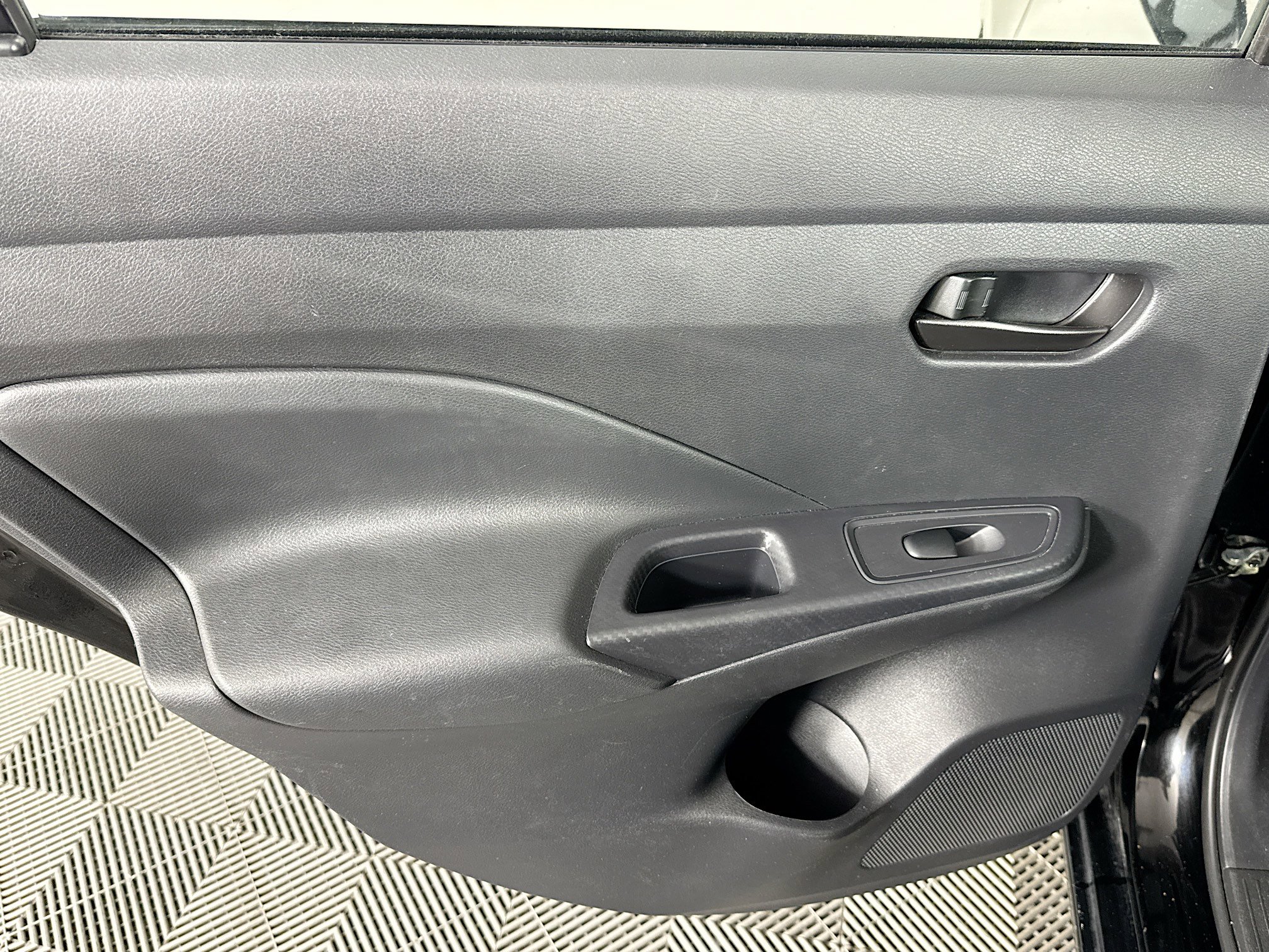 Used 2024 Nissan Versa S w/ S Plus Package image 23