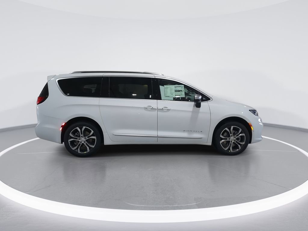 New 2026 Chrysler Pacifica Pinnacle w/ Trailer Tow Group image 9