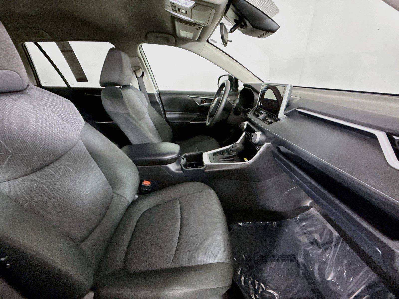 Certified 2025 Toyota RAV4 XLE FWD image 40