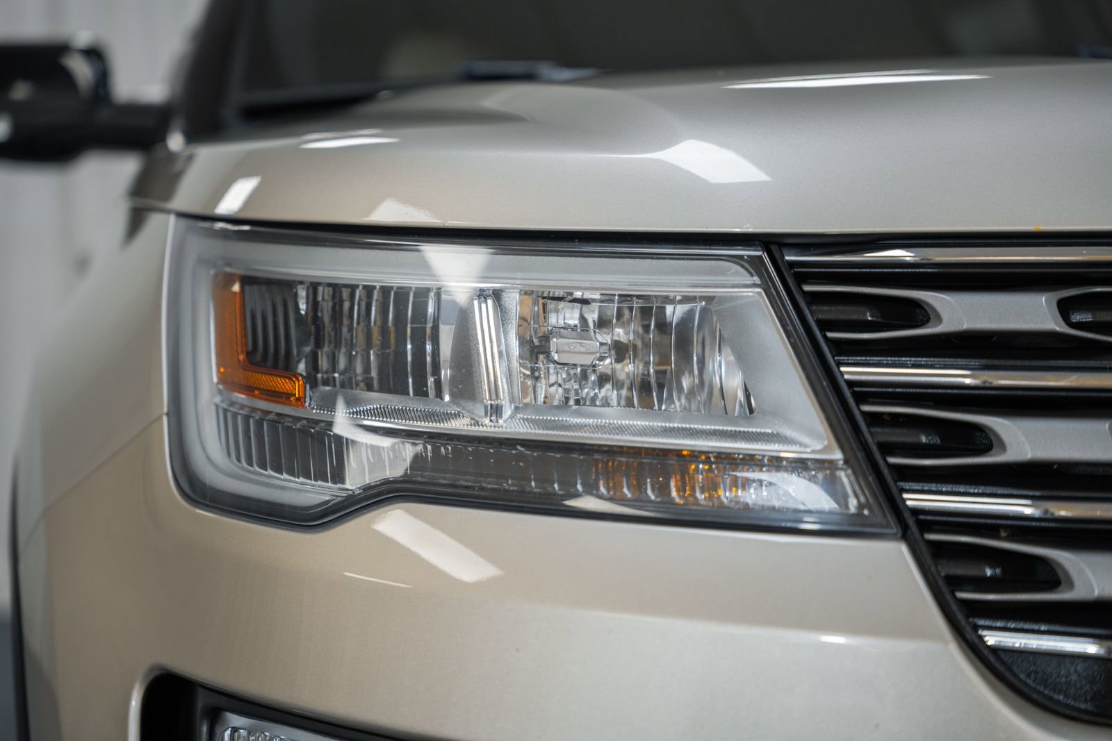 Certified 2017 Ford Explorer XLT w/ Equipment Group 202A image 9