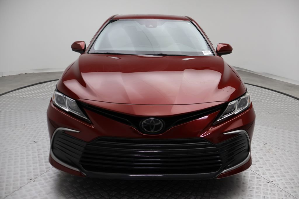 Used 2022 Toyota Camry LE image 5