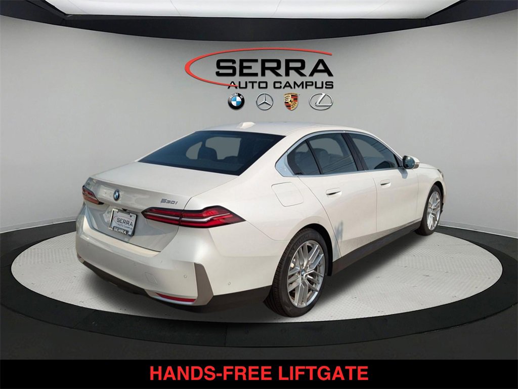Used 2024 BMW 530i xDrive w/ Convenience Package image 3