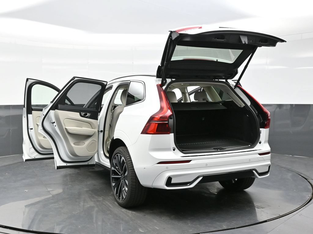 New 2026 Volvo XC60 T8 Ultra w/ Climate Package PRO AWD/4WD image 57