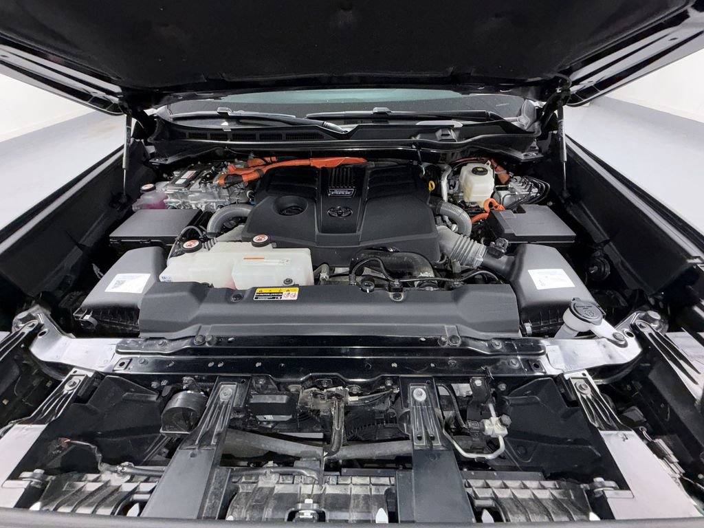 Used 2024 Toyota Tundra Limited AWD/4WD image 13