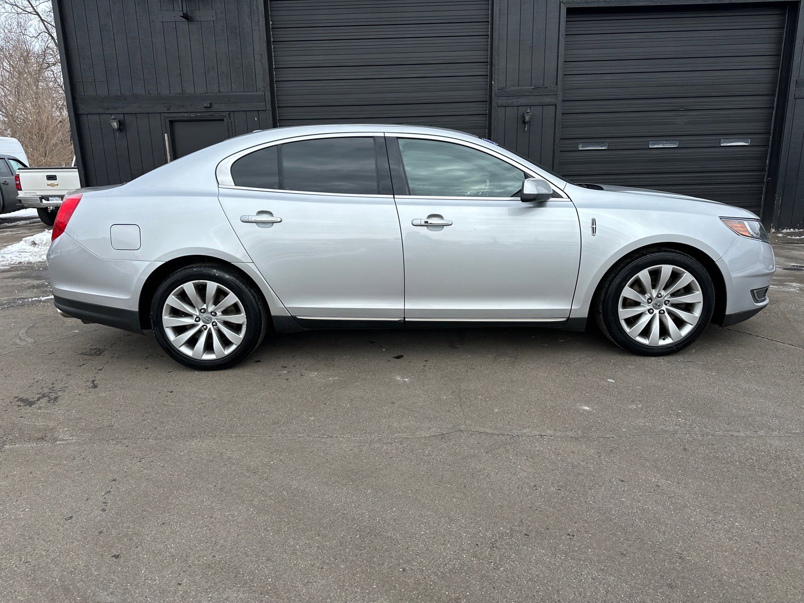 Used 2013 Lincoln MKS image 2