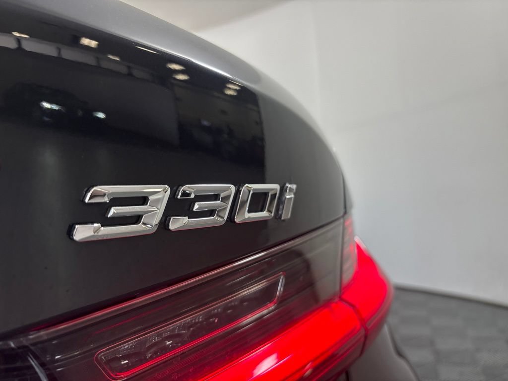 Used 2022 BMW 330i Sedan w/ Convenience Package RWD image 10