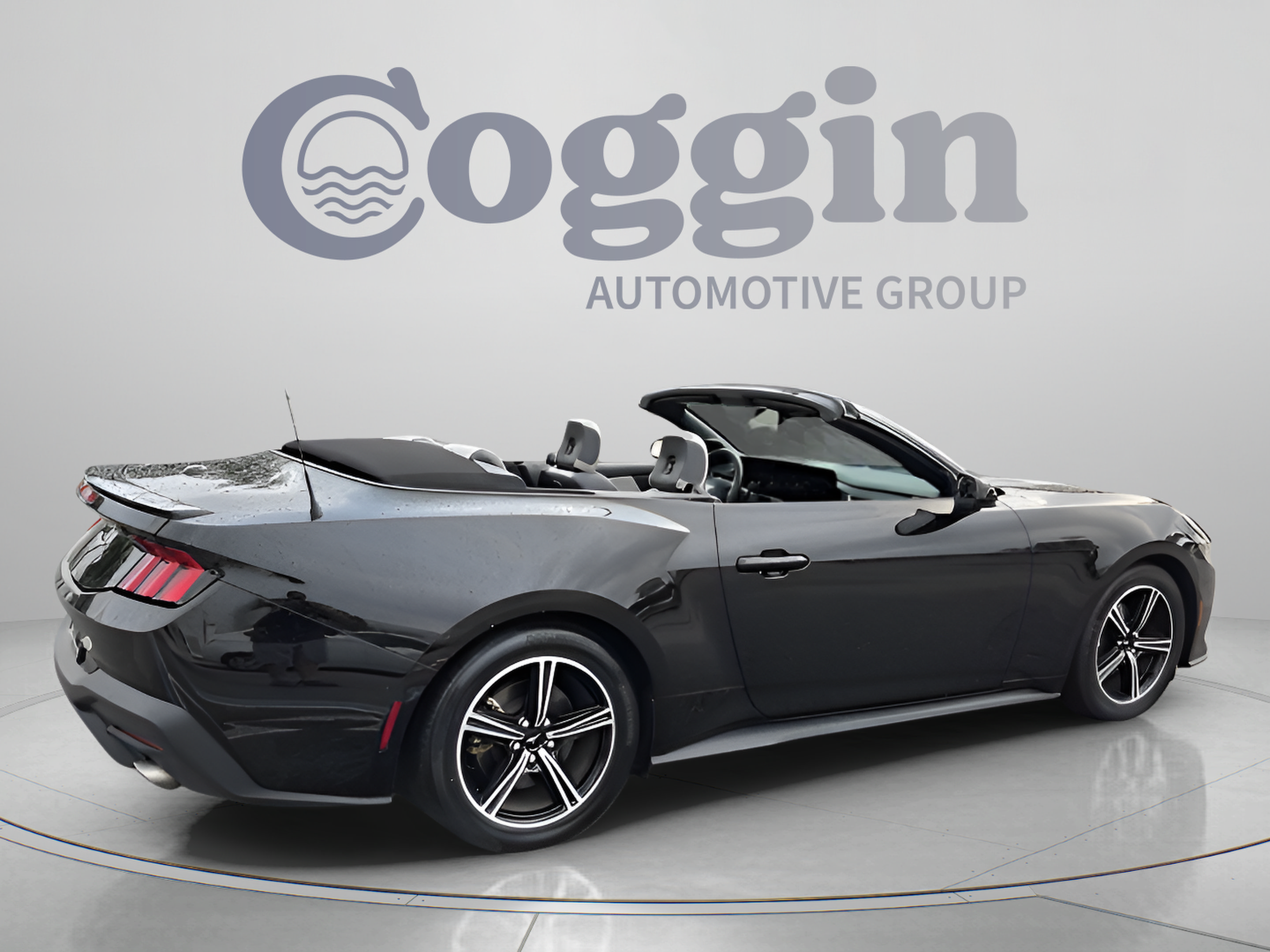 Used 2024 Ford Mustang Premium RWD image 5