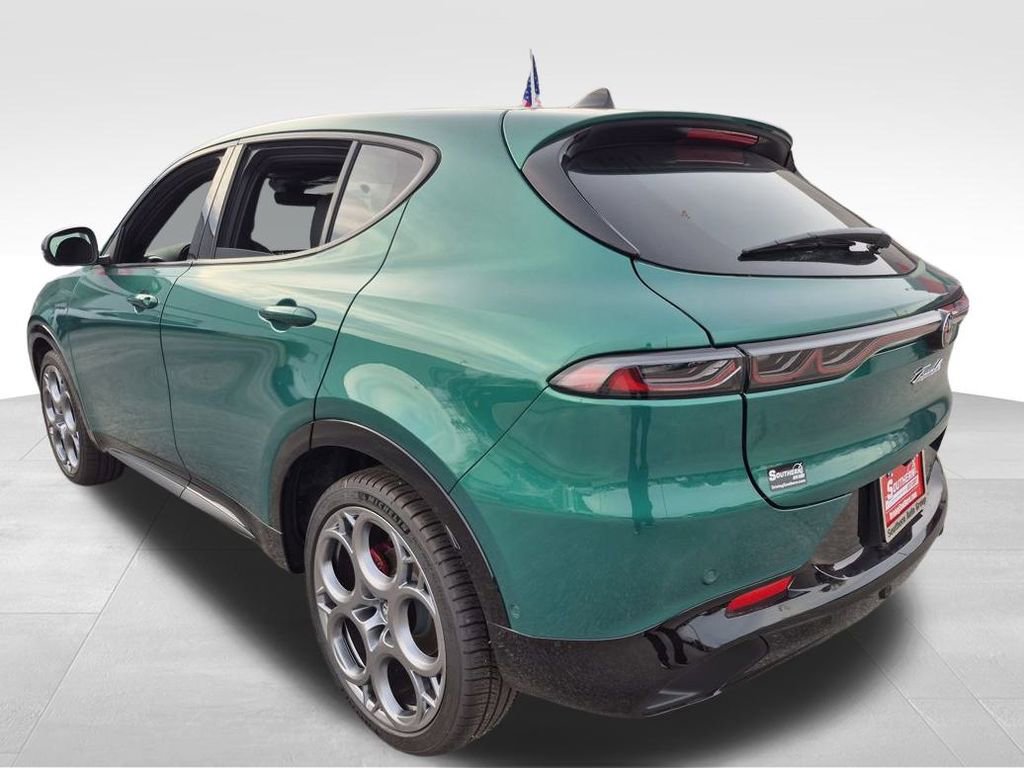 New 2025 Alfa Romeo Tonale w/ Premium Package AWD/4WD image 4