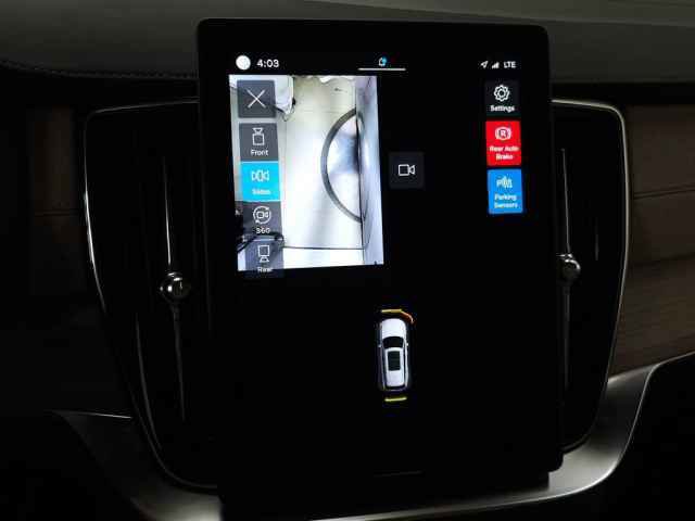 Used 2025 Volvo XC90 B5 Plus image 31