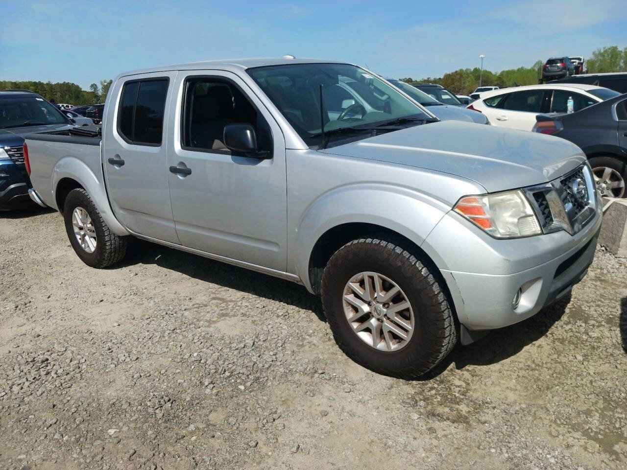Used 2015 Nissan Frontier SV w/ SV Value Truck Package image 20
