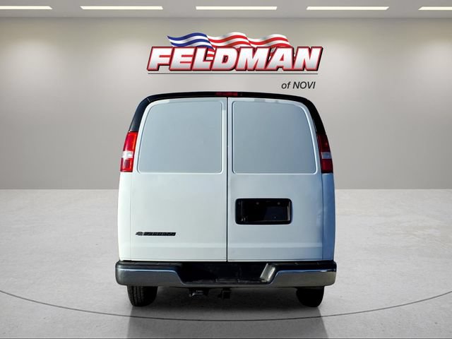 Used 2024 Chevrolet Express 2500 w/ Driver Convenience Package RWD image 4