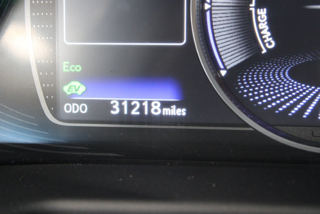 Used 2020 Lexus ES 300h w/ Accessory Package FWD image 19