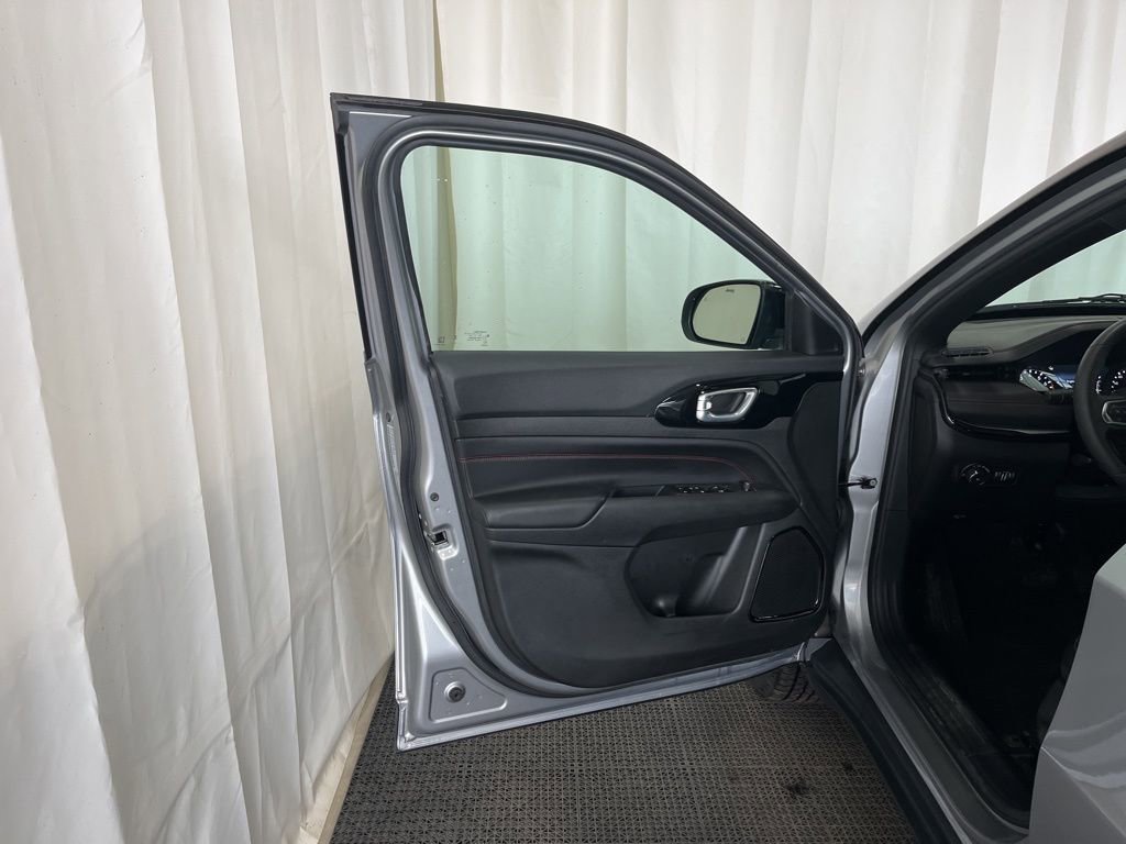 Used 2023 Jeep Compass Trailhawk w/ Trailhawk Convenience Group image 17