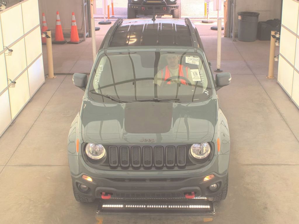 Used 2016 Jeep Renegade Trailhawk image 2