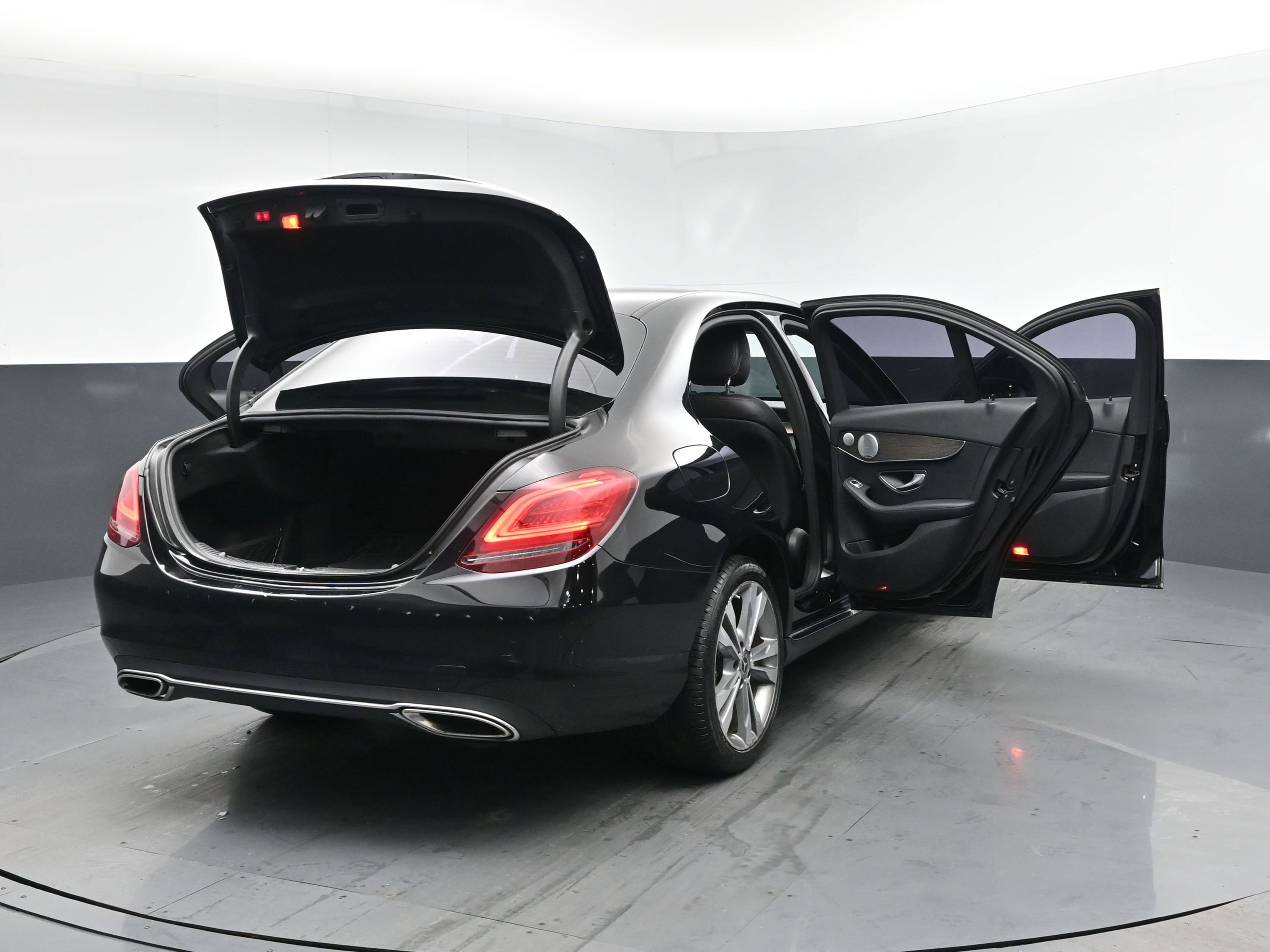 Used 2019 Mercedes-Benz C 300 4MATIC Sedan image 27