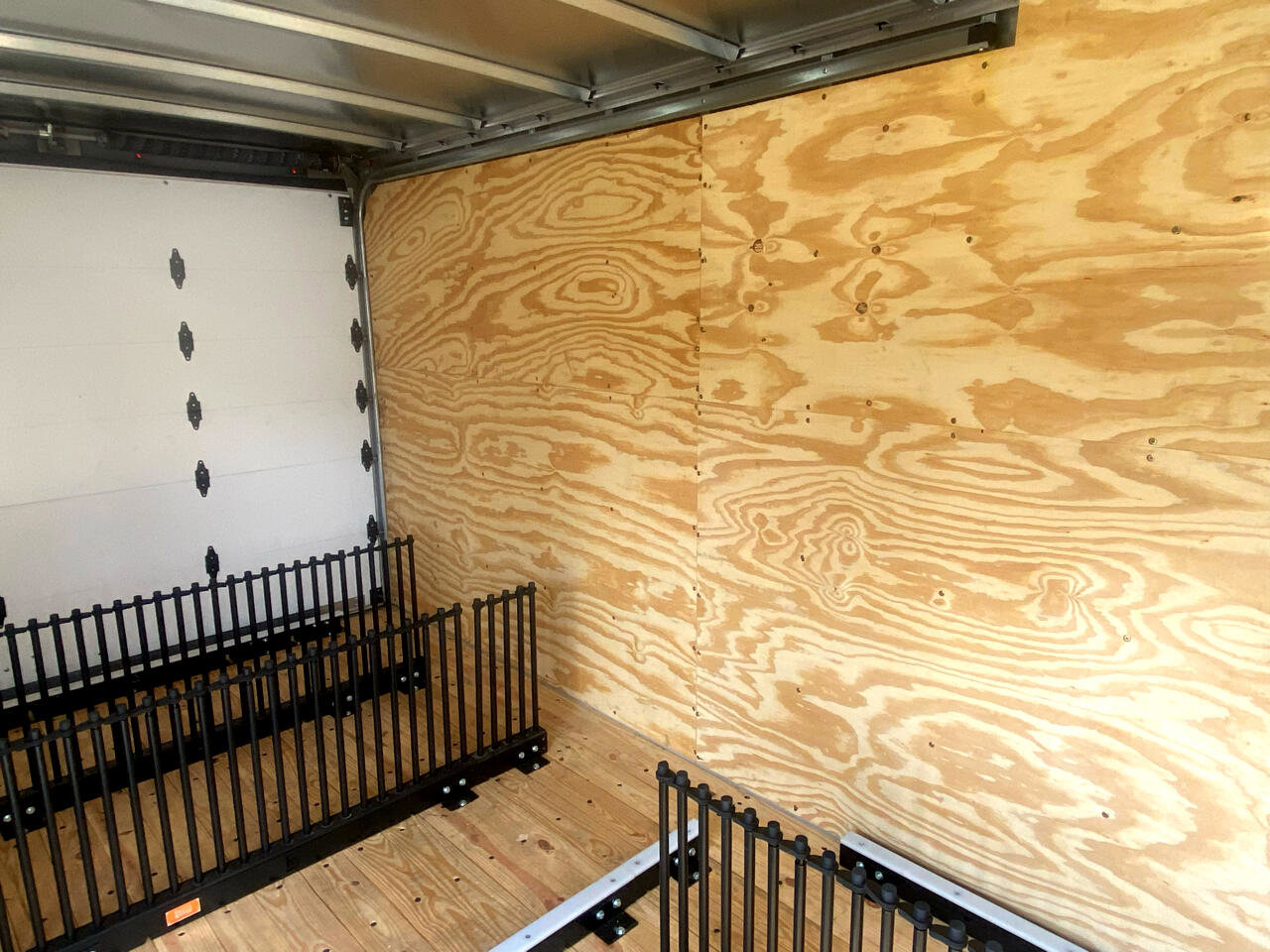 Used 2024 Ford E-350 and Econoline 350 Super Duty w/ Power Windows & Locks Group image 7