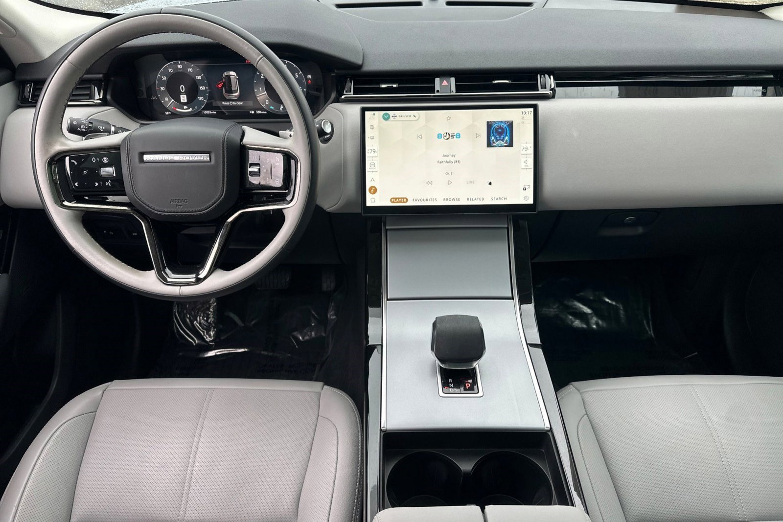 Certified 2025 Land Rover Range Rover Velar S image 27