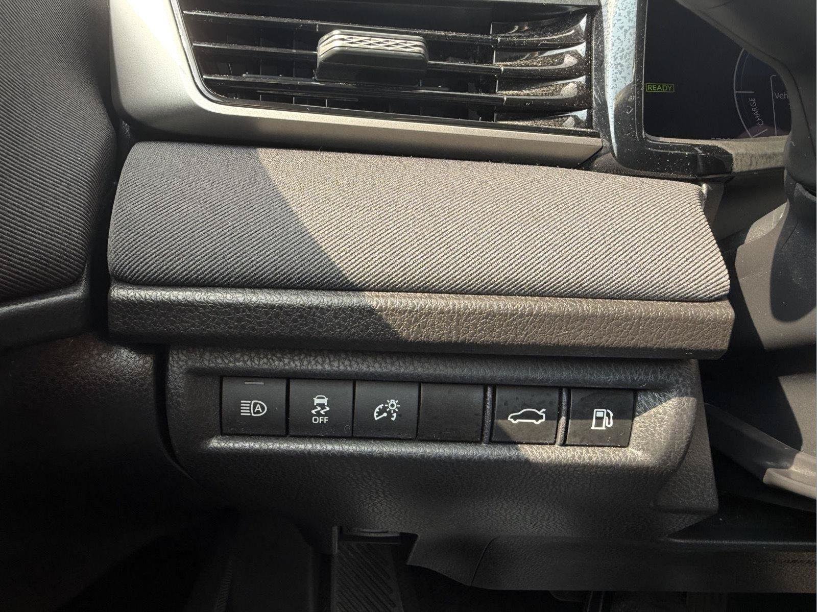 Used 2025 Toyota Camry LE FWD image 21