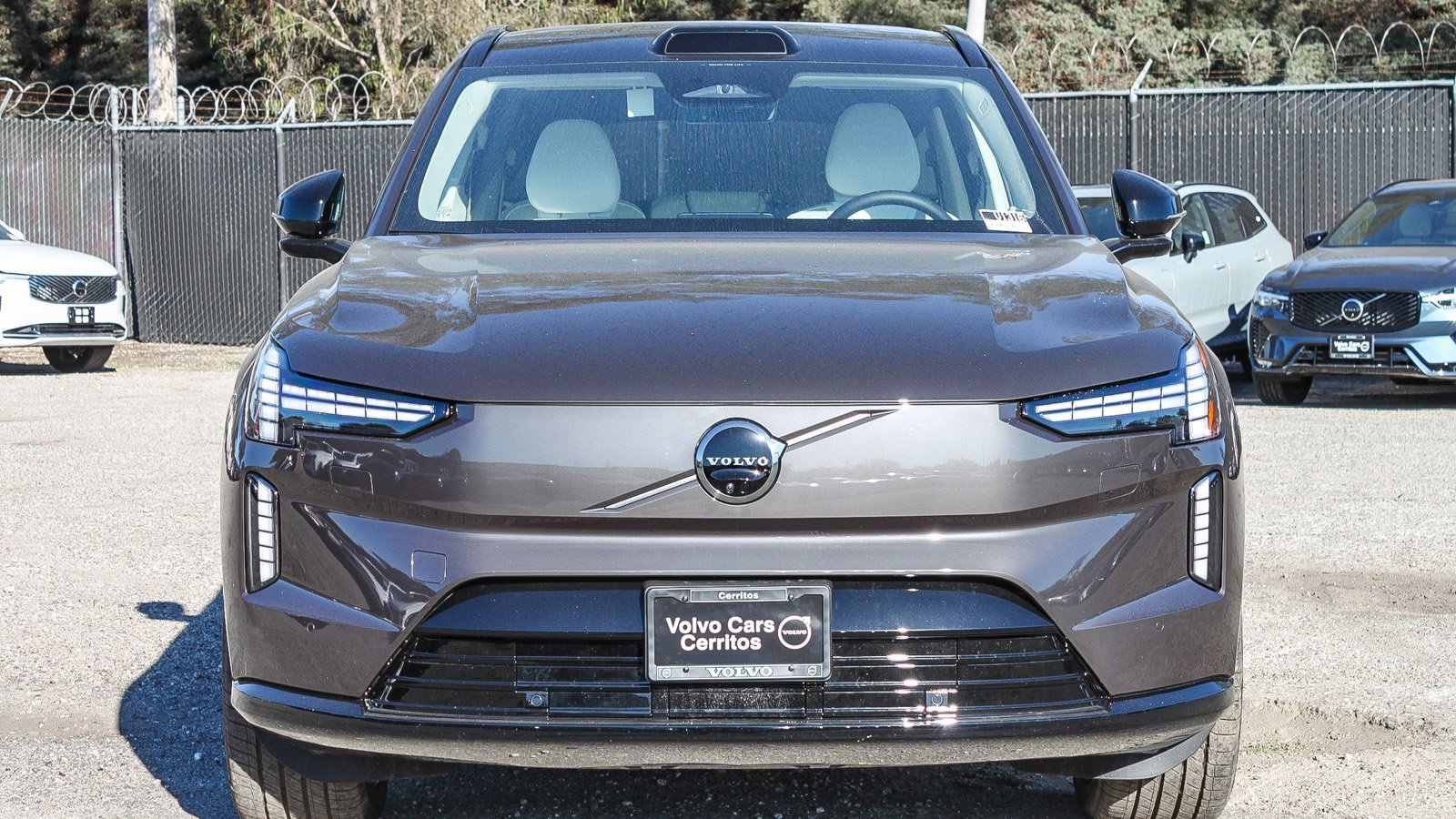 New 2025 Volvo EX90 Ultra w/ Protection Package Premier image 2