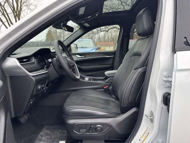 New 2026 Jeep Grand Cherokee Laredo image 4