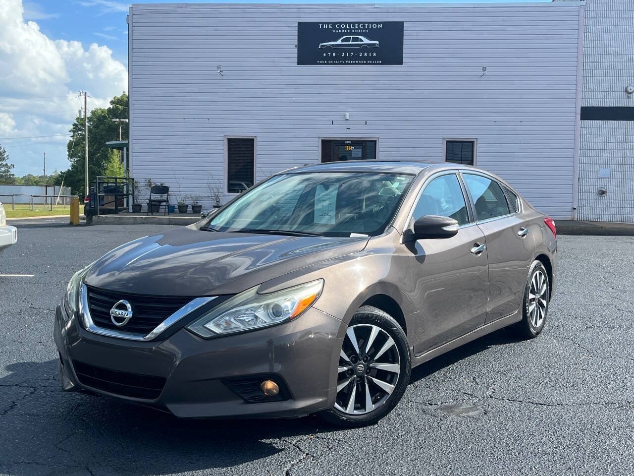 Used 2017 Nissan Altima 2.5 SL w/ Moonroof Package FWD image 1
