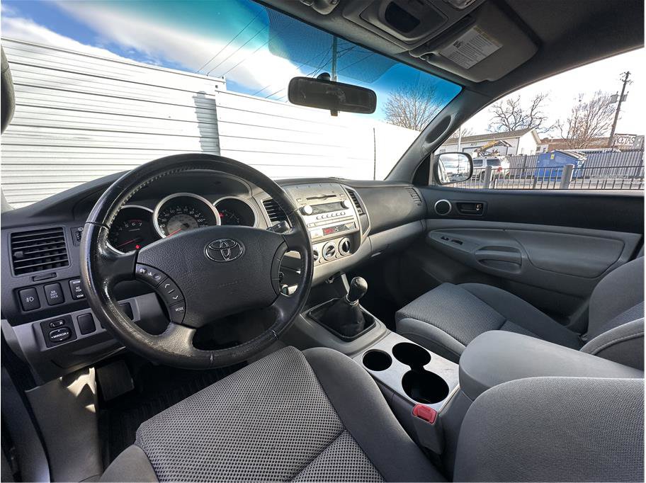 Used 2005 Toyota Tacoma 4x4 Double Cab image 2