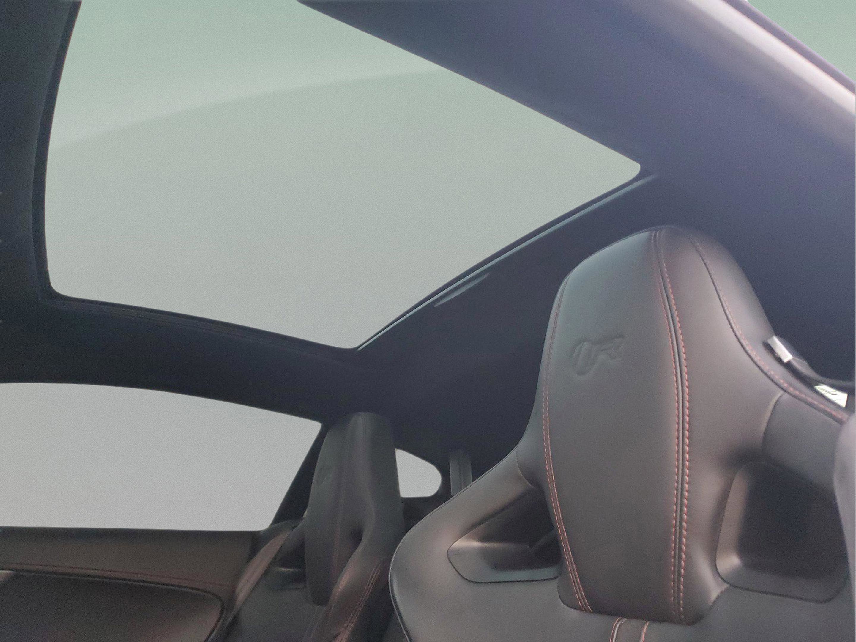 Used 2016 Jaguar F-TYPE R image 28