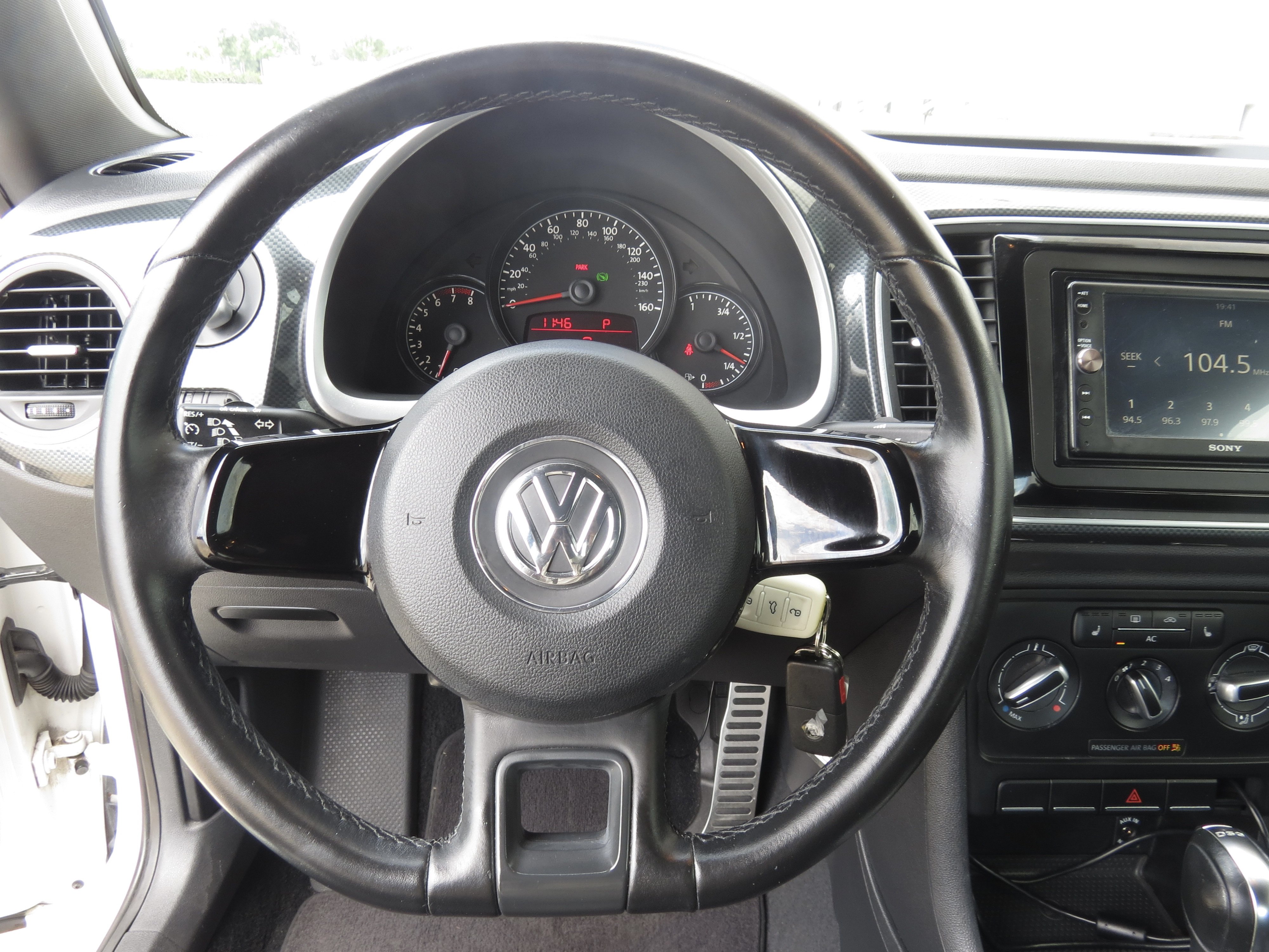 Used 2012 Volkswagen Beetle Turbo FWD image 12