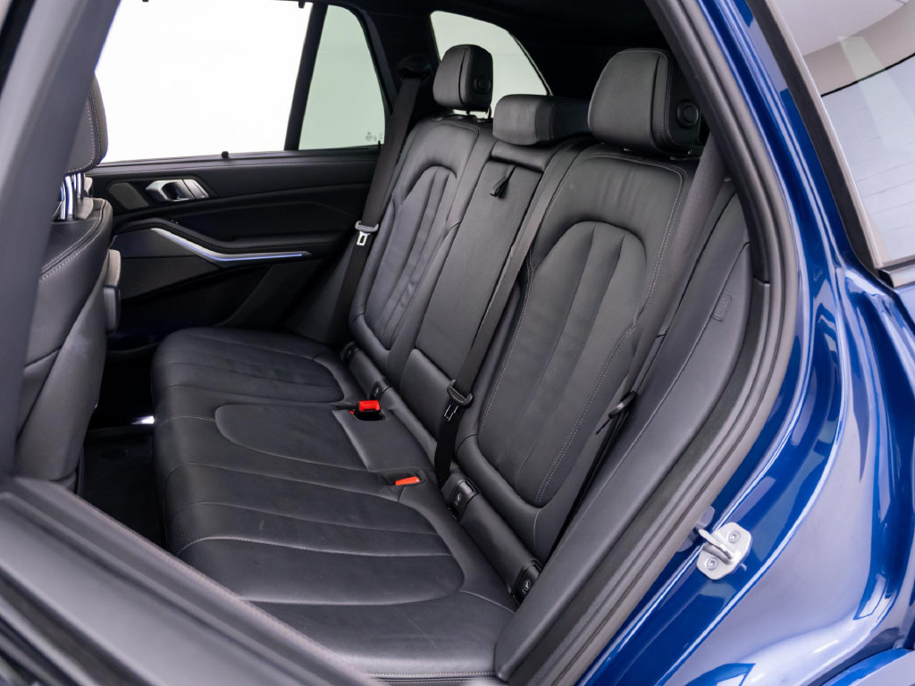 Used 2021 BMW X5 M50i w/ Executive Package AWD/4WD image 21