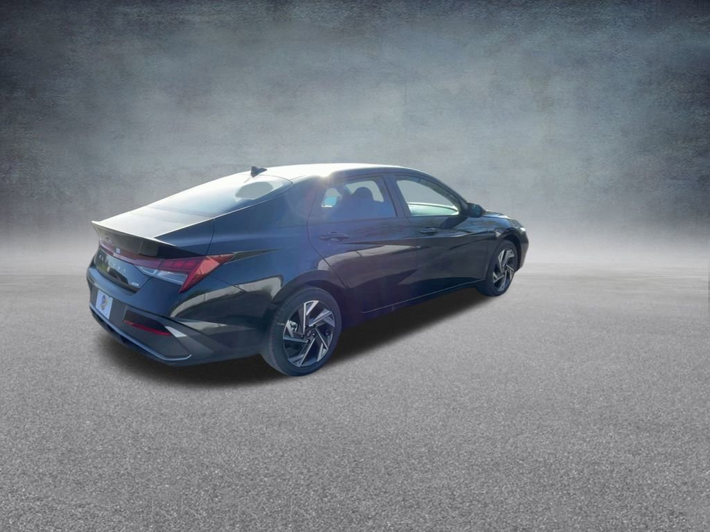 Used 2025 Hyundai Elantra SEL image 23