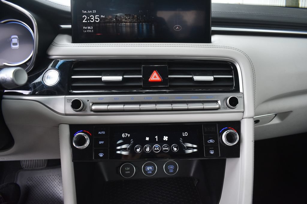 Used 2025 Genesis G70 2.5T AWD/4WD image 18