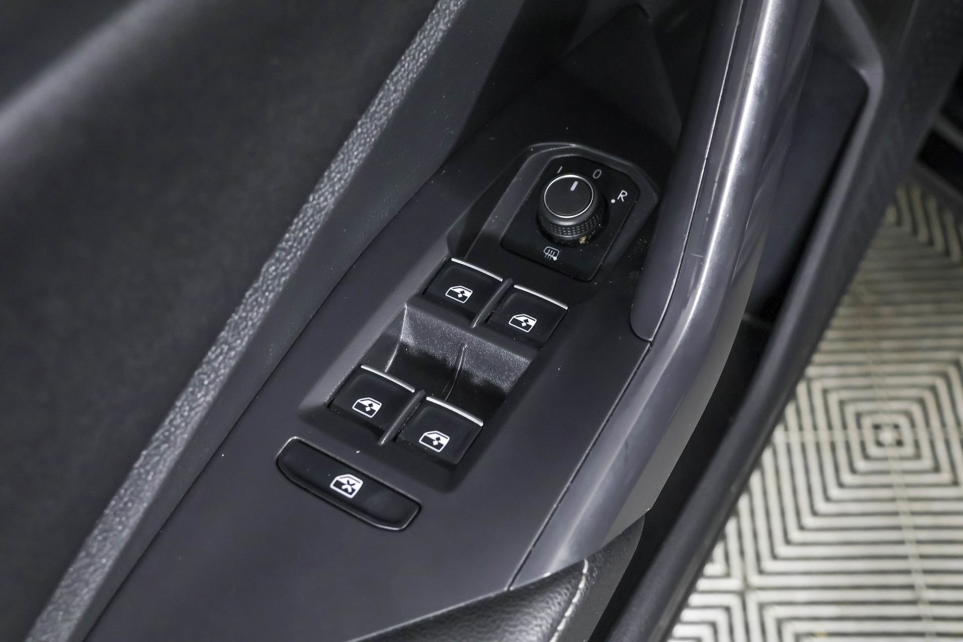 Used 2025 Volkswagen Jetta Sport FWD image 33