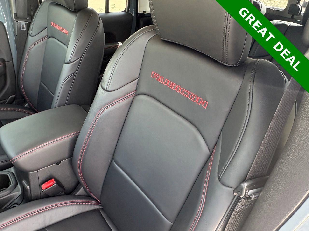 Used 2025 Jeep Gladiator Rubicon w/ Convenience Group AWD/4WD image 36