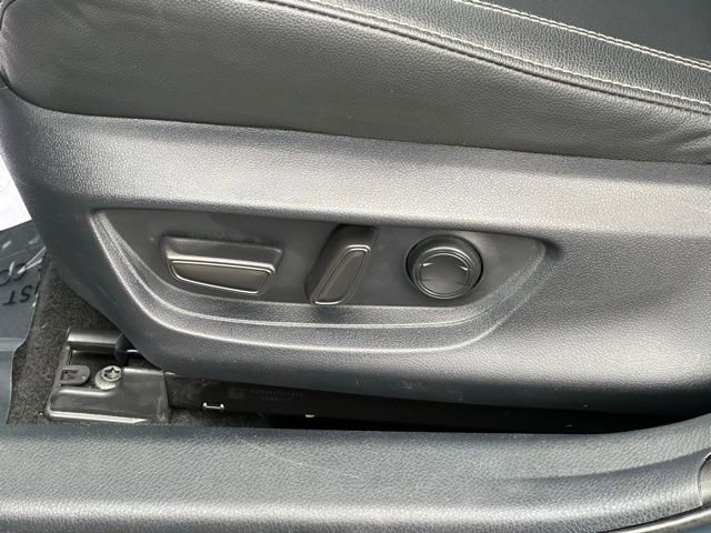 Used 2025 Toyota Camry SE image 30