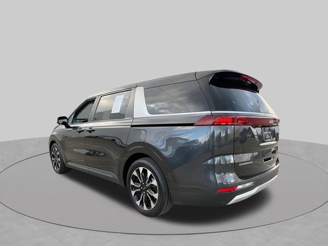 Used 2023 Kia Carnival EX FWD image 7