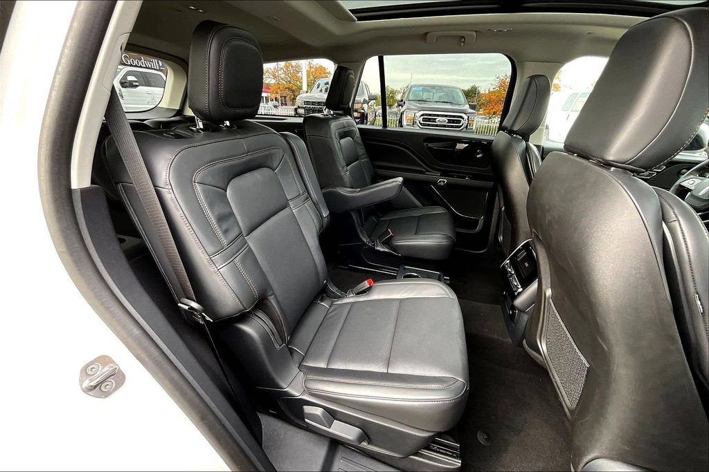 Used 2025 Lincoln Aviator Reserve w/ Jet Appearance Package AWD/4WD image 26