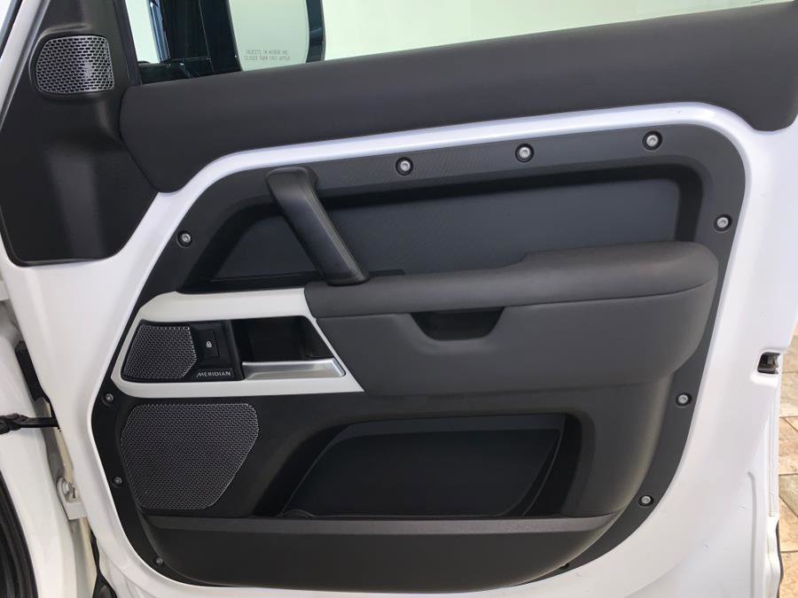 Used 2020 Land Rover Defender 110 S AWD/4WD image 57