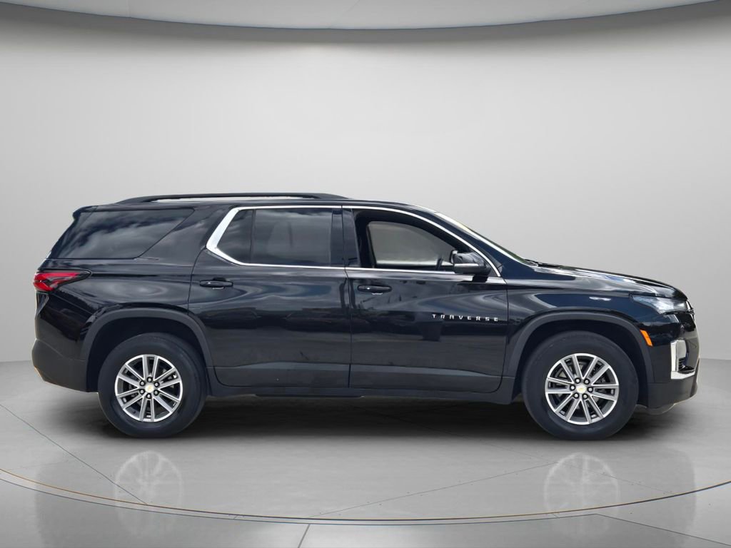 Used 2023 Chevrolet Traverse LT FWD image 4