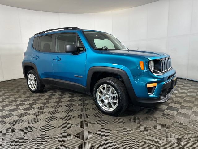 Used 2022 Jeep Renegade Latitude image 2