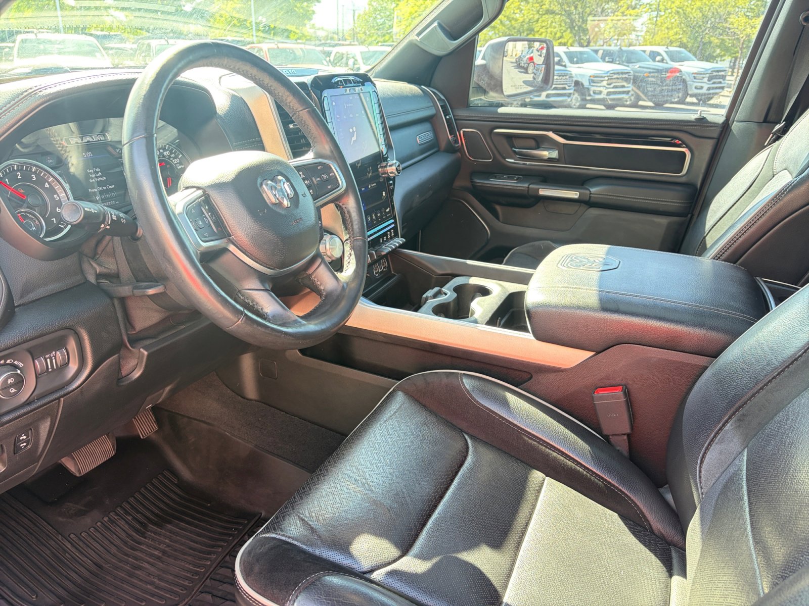 Used 2019 RAM 1500 Laramie AWD/4WD image 12