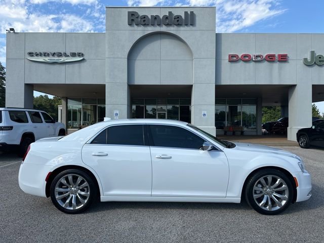 Certified 2021 Chrysler 300 Touring w/ Chrome Appearance Package RWD image 8