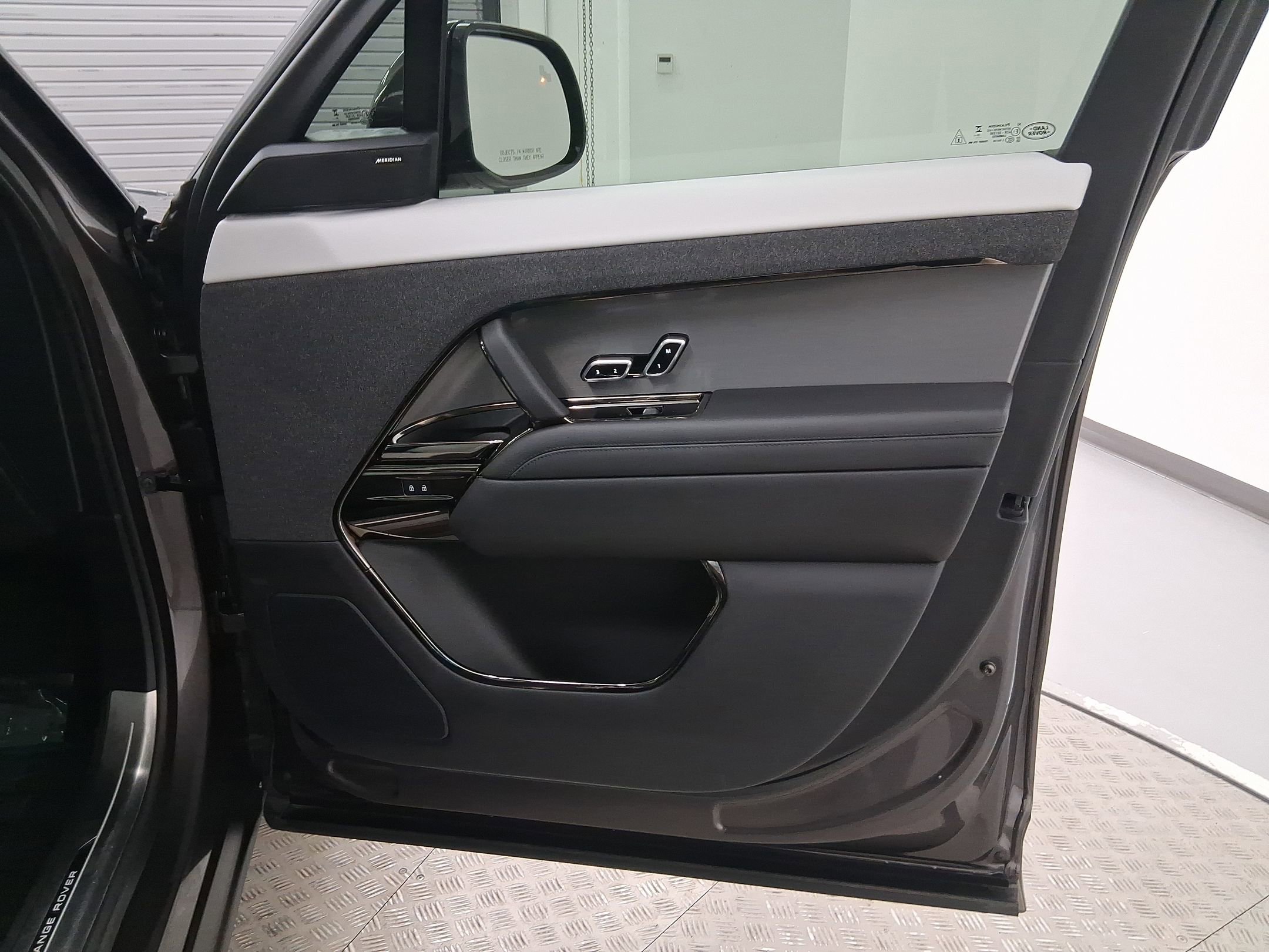 Used 2024 Land Rover Range Rover Sport Dynamic SE image 34