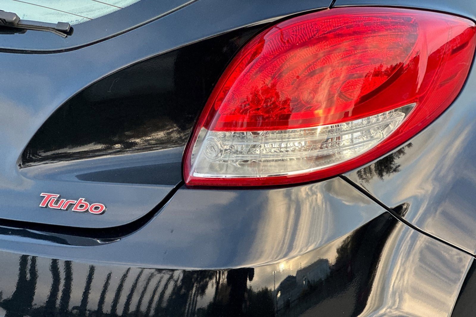 Used 2016 Hyundai Veloster Turbo image 12