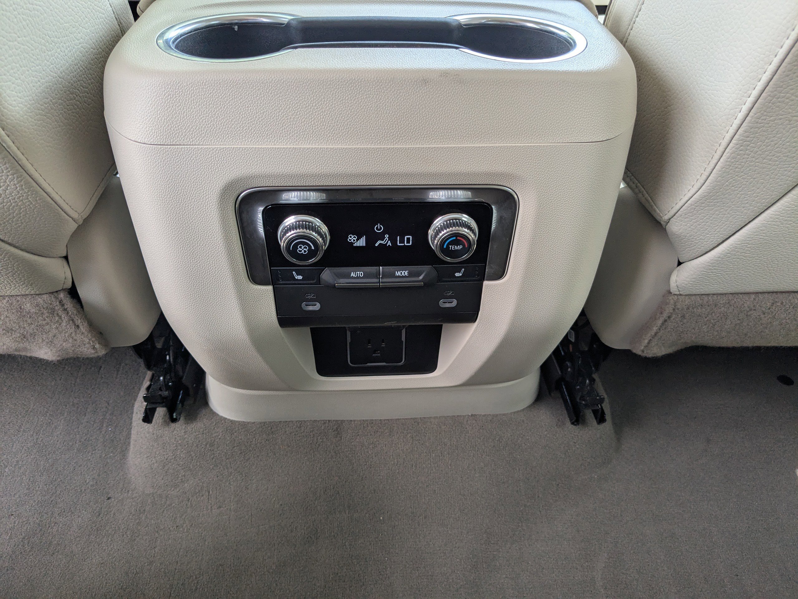 Used 2024 GMC Yukon Denali w/ LPO, Floor Liner Package AWD/4WD image 13