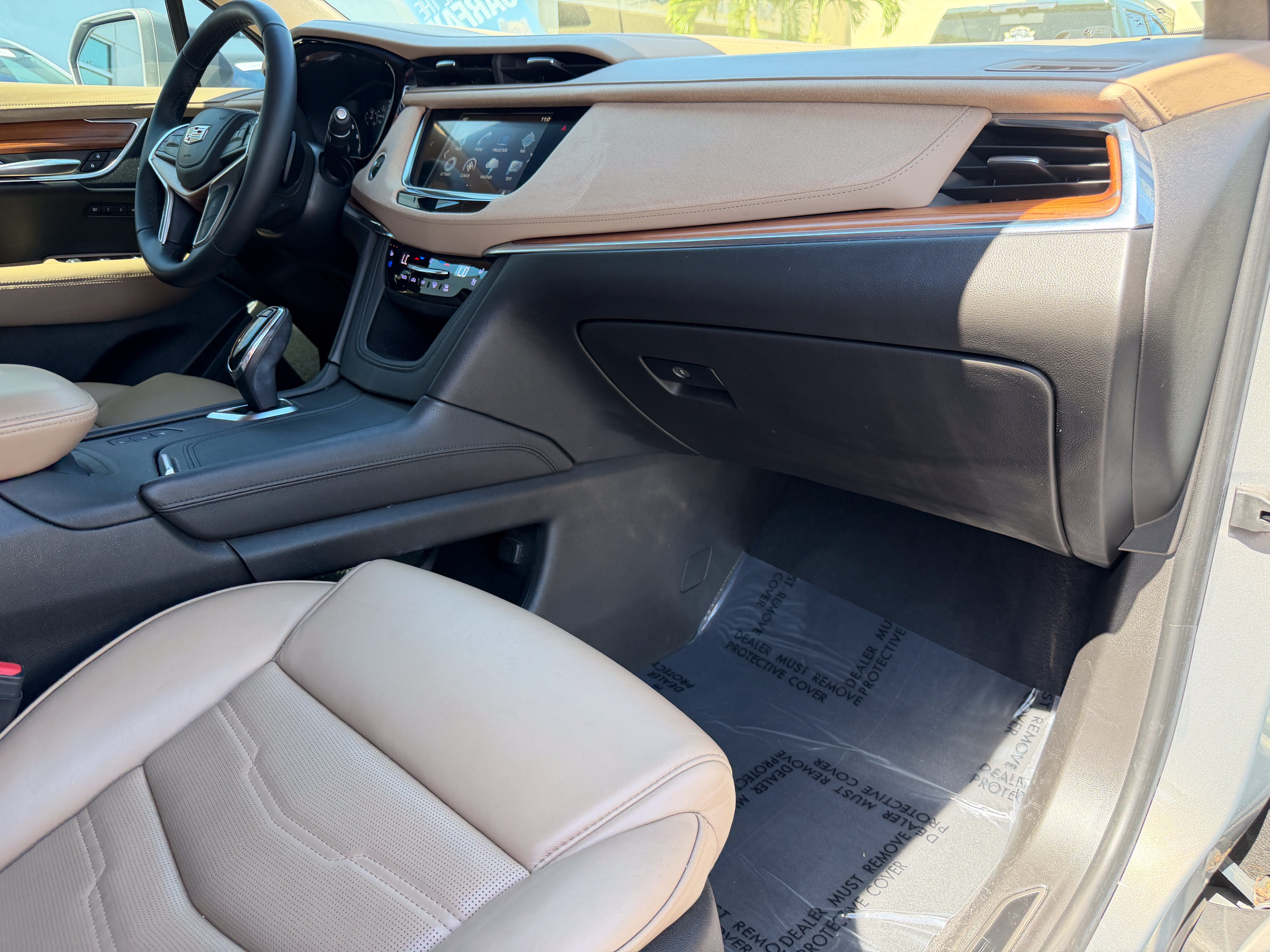 Used 2018 Cadillac XT5 Platinum w/ Driver Assist Package AWD/4WD image 11