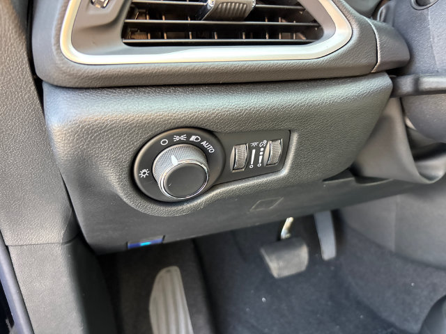 New 2027 Chrysler Pacifica LX FWD image 11