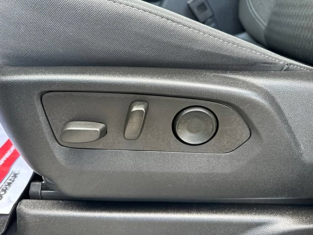 Used 2023 GMC Yukon SLE AWD/4WD image 13